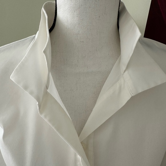 Elegant White Button-Up Shirt - Picture 2 of 9